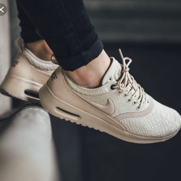 nike air thea nude